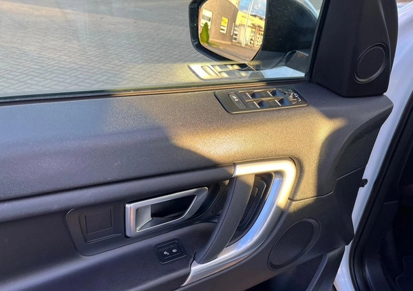 Land Rover Discovery Sport cena 81900 przebieg: 119000, rok produkcji 2017 z Pińczów małe 137